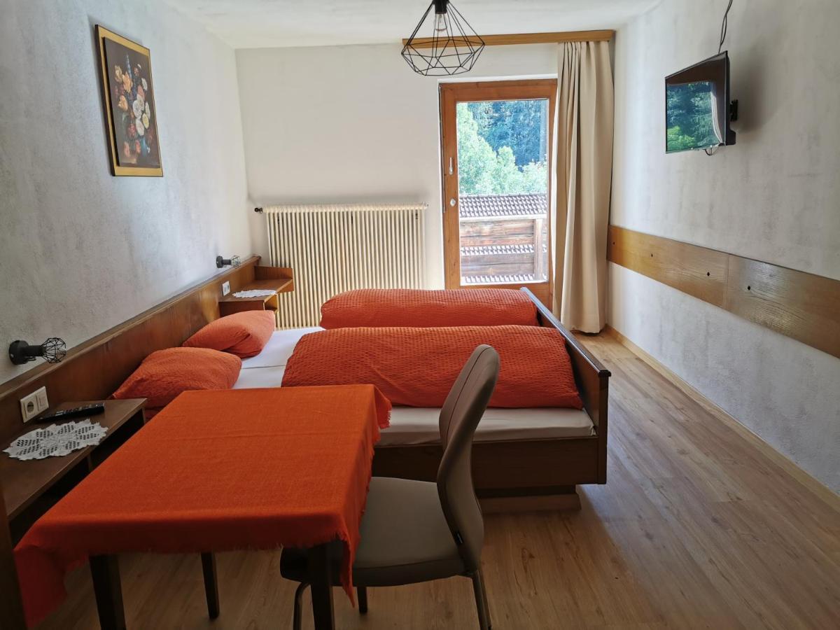 Gasthof Zum Loewen Landeck Exterior photo